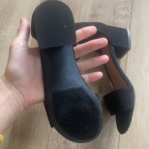 Trendy Black Heels - Picture 5 of 5